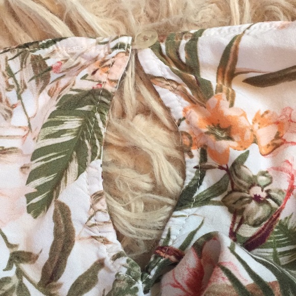F21 Tropical Romper - Picture 6 of 7